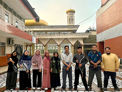 LDK UIA Rutin Gelar Latihan Panahan niabaru.jpg